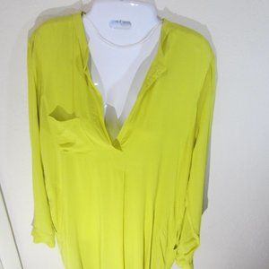 long-sleeve, drop-tail shirt